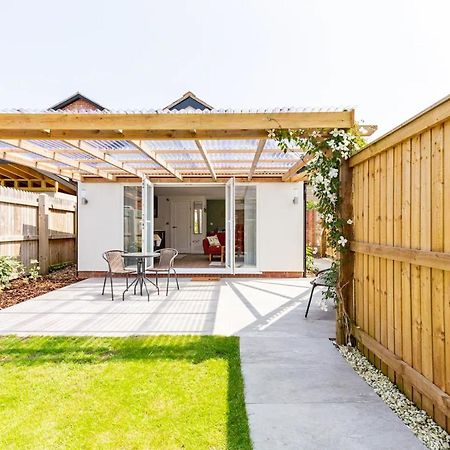 Charming Chester Studio With Private Garden & Free Parking Esterno foto
